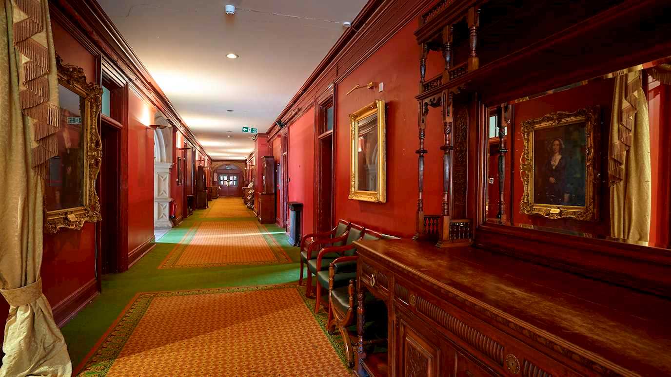 Victorian corridor: 