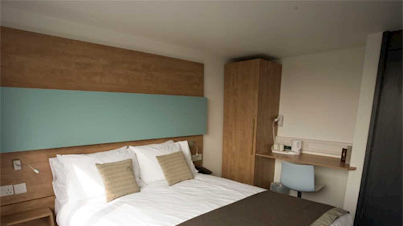 Hub accommodation double room 009.jpg