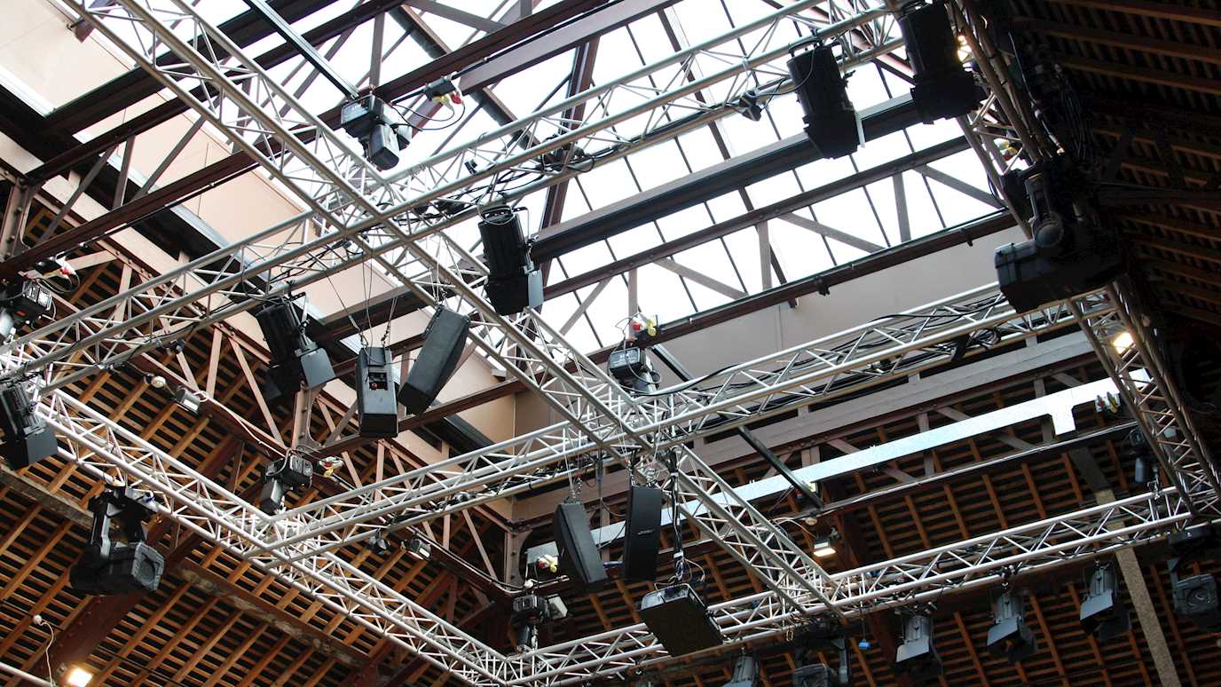 Motorised truss in the Boilerhouse Theatre 