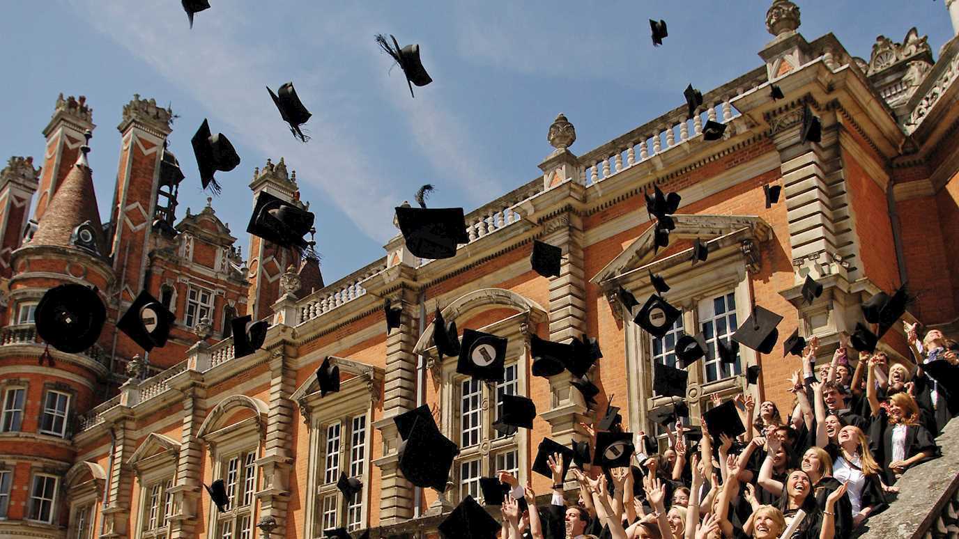 Graduation hat throw