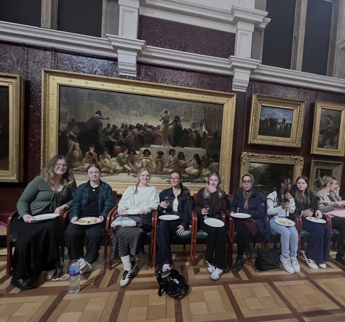 Alumni Join Students for Big Speed Networking Event